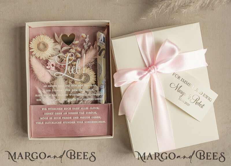 Geschenkschachtel für Geld. Geldgeschenk zur Hochzeit mit Strauß aus Trockenblumen personalisiert