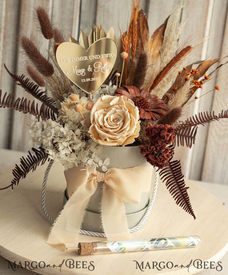 Personalisierte Box mit Trockenblumen, Geschenk für das Brautpaar in Form eines Blumenstraußes mit Platz für Geld.