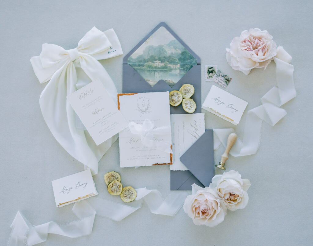 Stunning wedding invitations, Luxury Gold wedding invitation Set, Elegant Wedding Invitation Suite, Luxury wedding Card, Golden deckled edge paper wedding Invitess