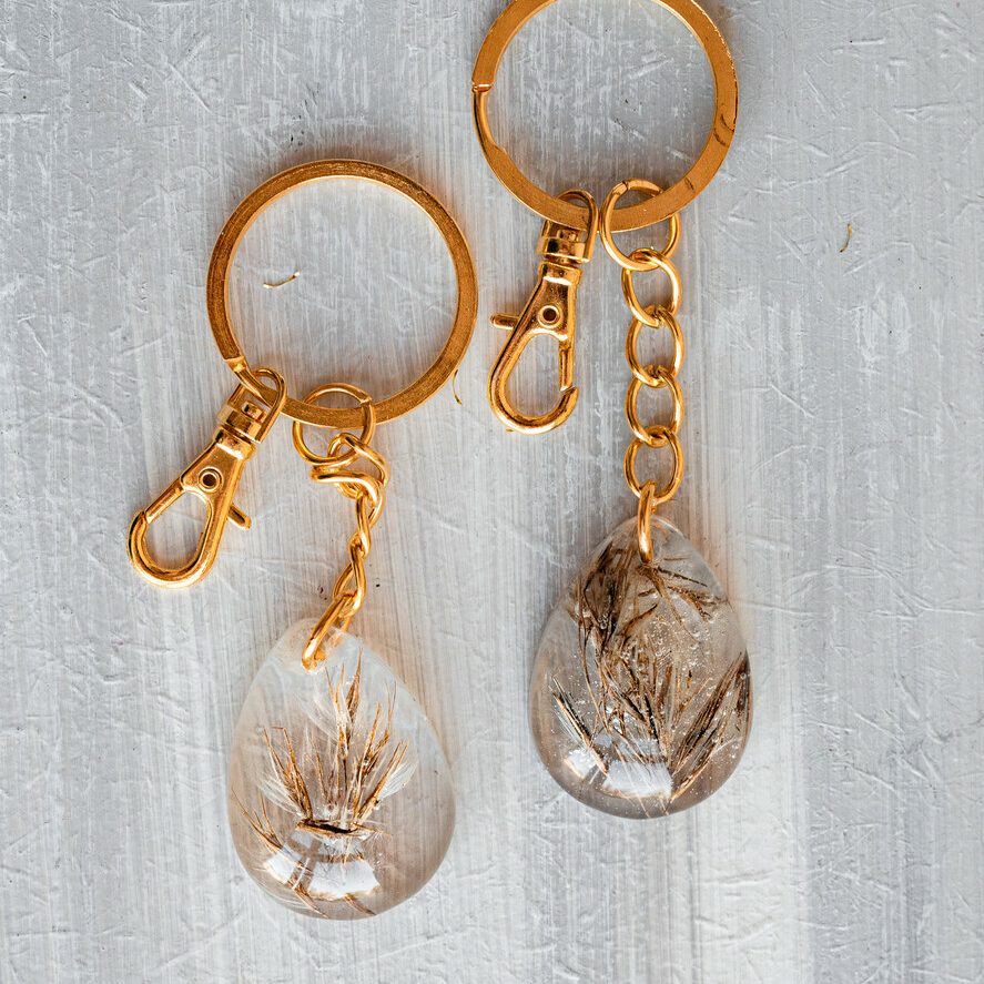 Wedding Favors For Guests in bulk Custom Resin boho pampass grass Keychain, Golden personalised Thank you gifts Teardrop Keychain with Gold-Plated Stainless Steel Hardware