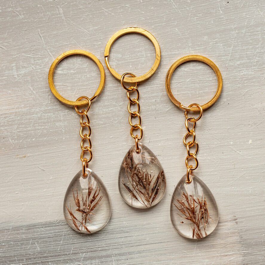 Wedding Favors For Guests in bulk Custom Resin Keychain, Golden personalised Thank you gifts Teardrop Keychain with Gold-Plated Stainless Steel Hardware