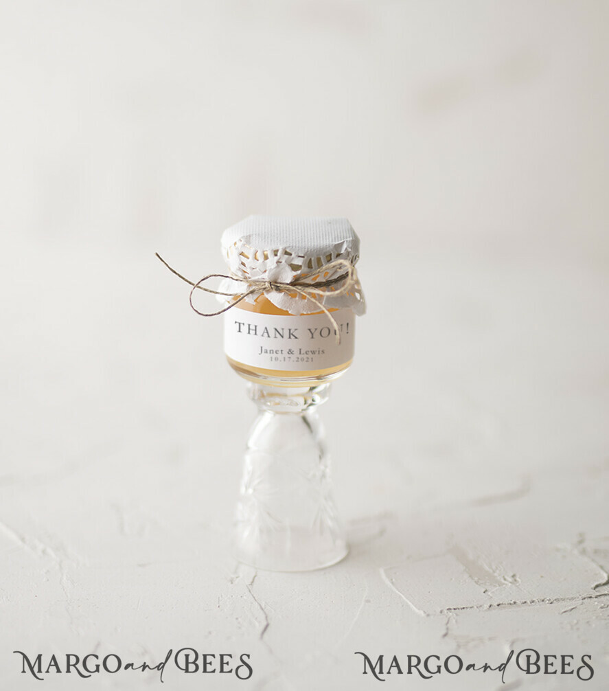 cute wedding favor cards, sweet honey favor jars
