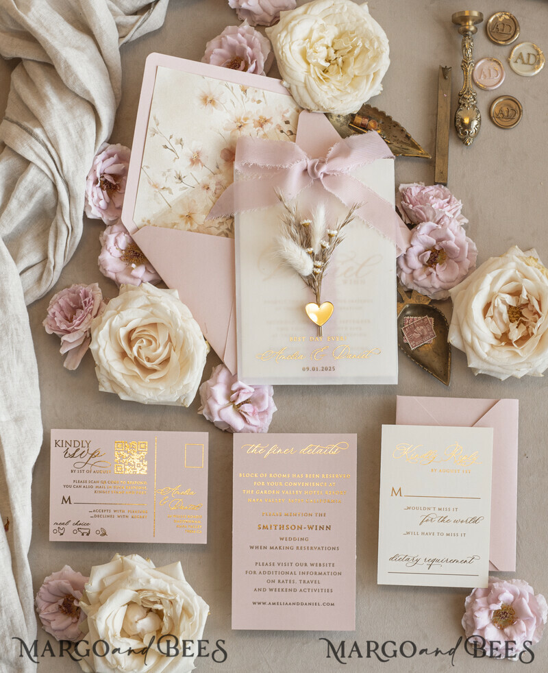 Whimsical Blush Gold Wedding Invitation with vellum etui natural dierd flowers pampass gras, Garden Elegant Floral Wedding Invitation with mirror gold heart