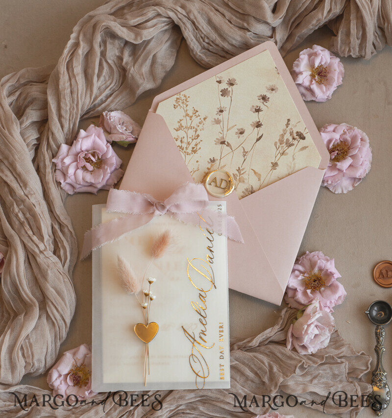 Whimsical Blush Gold Wedding Invitation with vellum etui natural dierd flowers pampass gras, Garden Elegant Floral Wedding Invitation with mirror gold heart