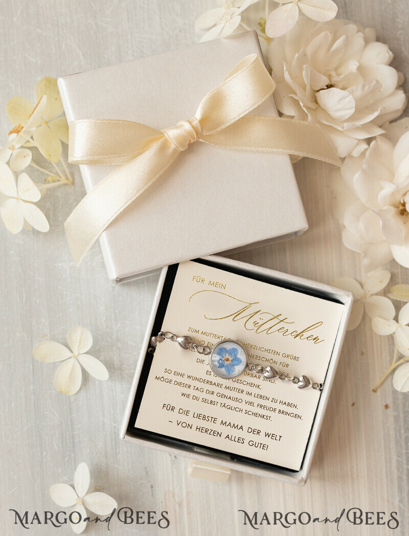 Muttertag Geschenk für Mama – Armband mit Vergissmeinnicht-Blume in Geschenkbox mit Widmung Muttertag Geschenk für Mama – Armband mit Vergissmeinnicht-Blume in Geschenkbox mit Widmung