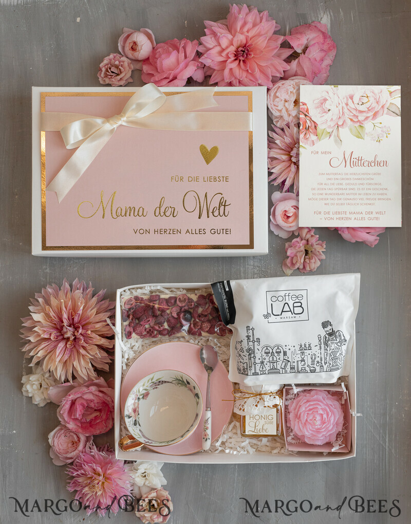 “Muttertagsgeschenk: Geschenkbox mit Tasse – Tee & Kaffee Set für Mama mit Schokolade, Honig & Kerze”
