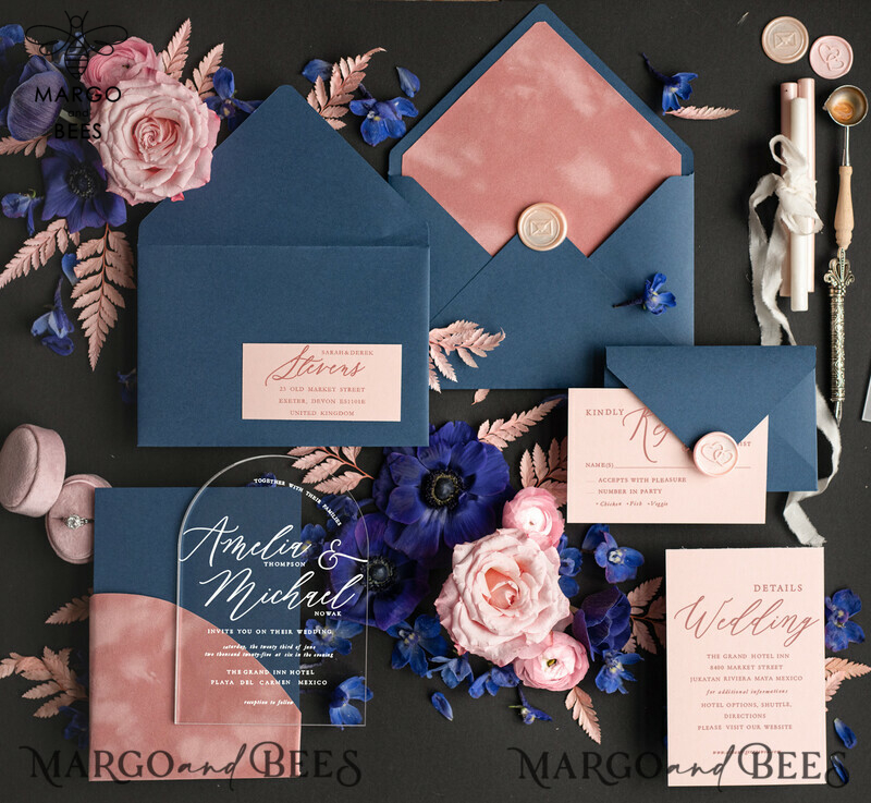 Navy Blue and Dusty Pink Velvet Pocket Plexi Wedding Invitation Set: An Elegant Arch Acrylic Design in Dark Blue with Velvet Pocket and Blush Pink Modern Wedding Suite.-5