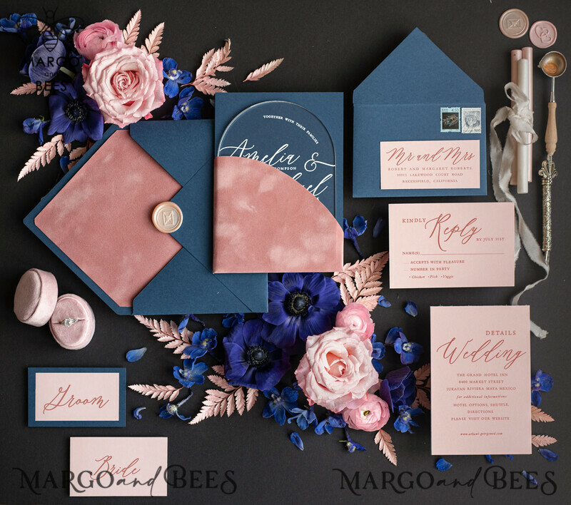 Navy Blue and Dusty Pink Velvet Pocket Plexi Wedding Invitation Set: An Elegant Arch Acrylic Design in Dark Blue with Velvet Pocket and Blush Pink Modern Wedding Suite.-6