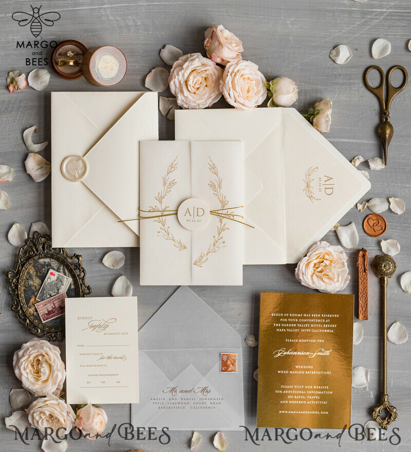 Elegant and Stylish: Modern Wedding Invitations for a Luxury Glamour Wedding Celebration-4
