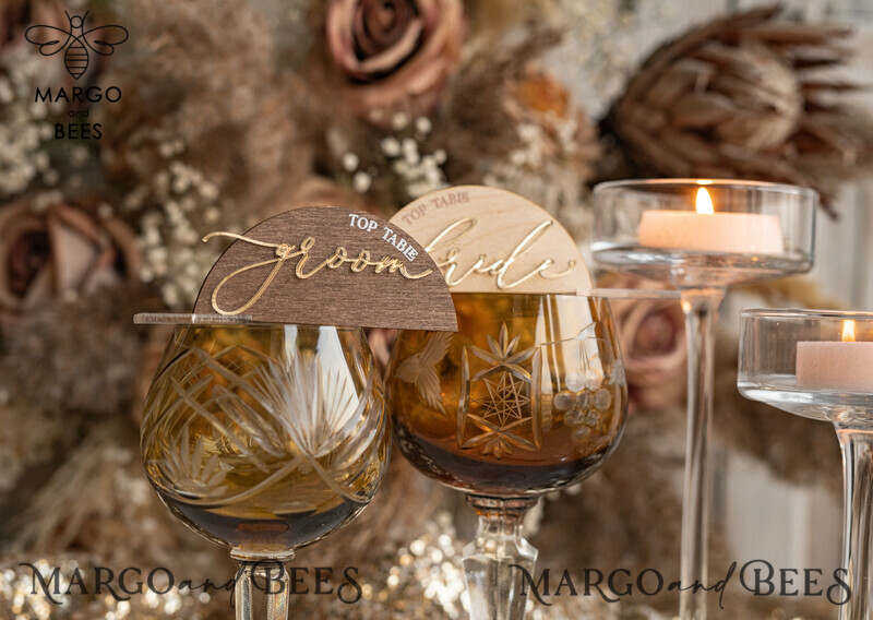 Do bride and groom need place cards?-2