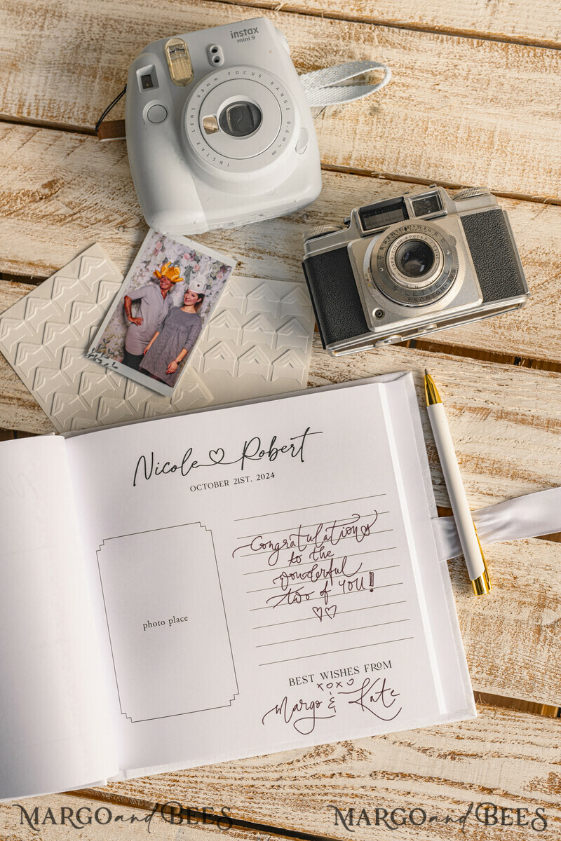 Should you have a wedding guest book?-7