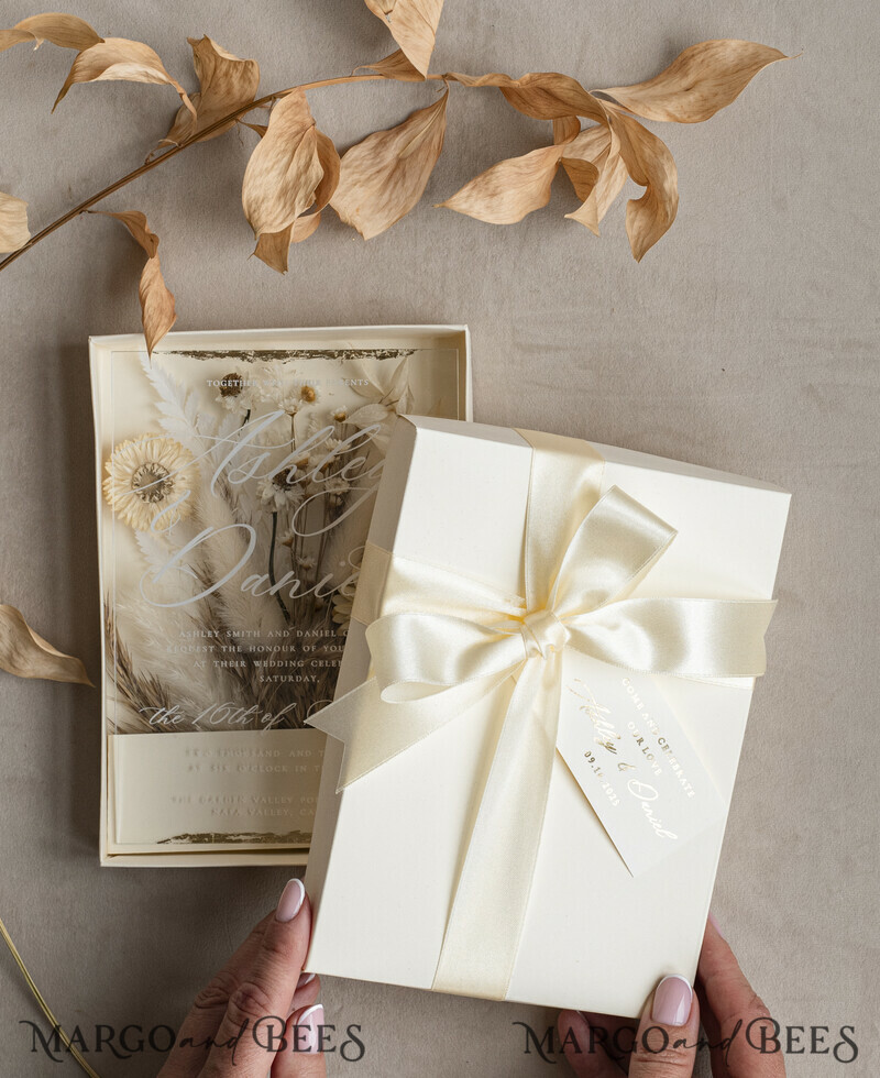 Natural Dried Flowers Wedding Invitations in velvet box, Plexi Glamour Boxed Wedding Invitation Suite Luxury, Romantic Velvet Wedding Cards, Bespoke Golden Invites-3