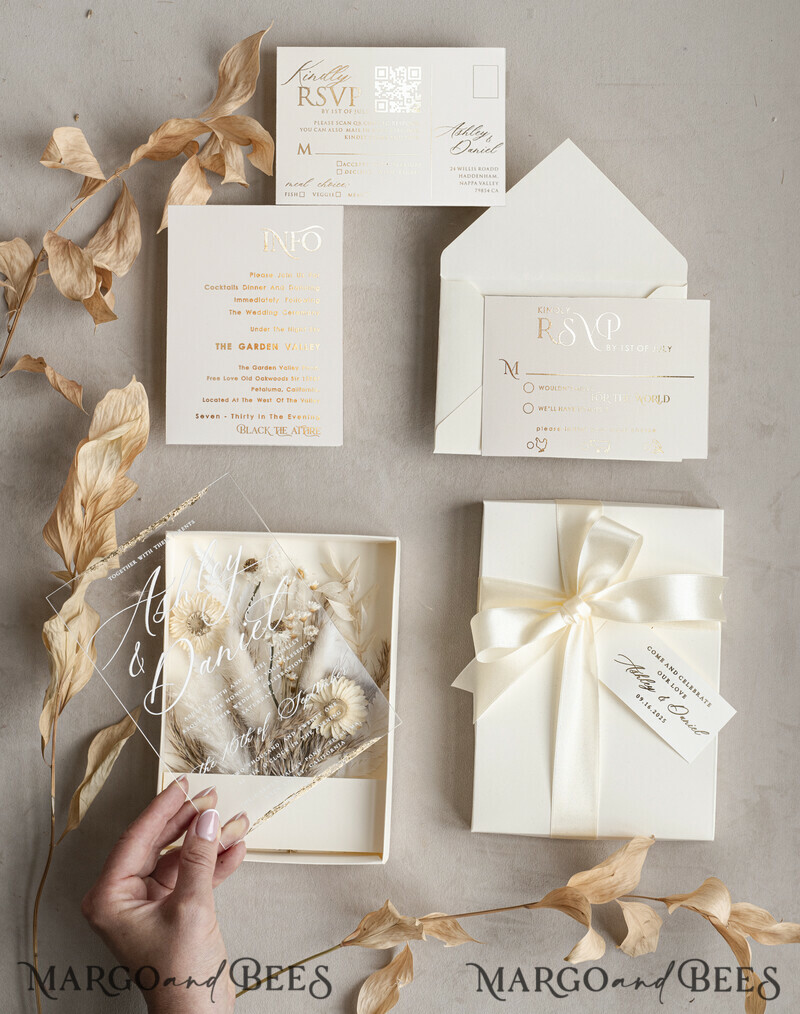 Natural Dried Flowers Wedding Invitations in velvet box, Plexi Glamour Boxed Wedding Invitation Suite Luxury, Romantic Velvet Wedding Cards, Bespoke Golden Invites-4