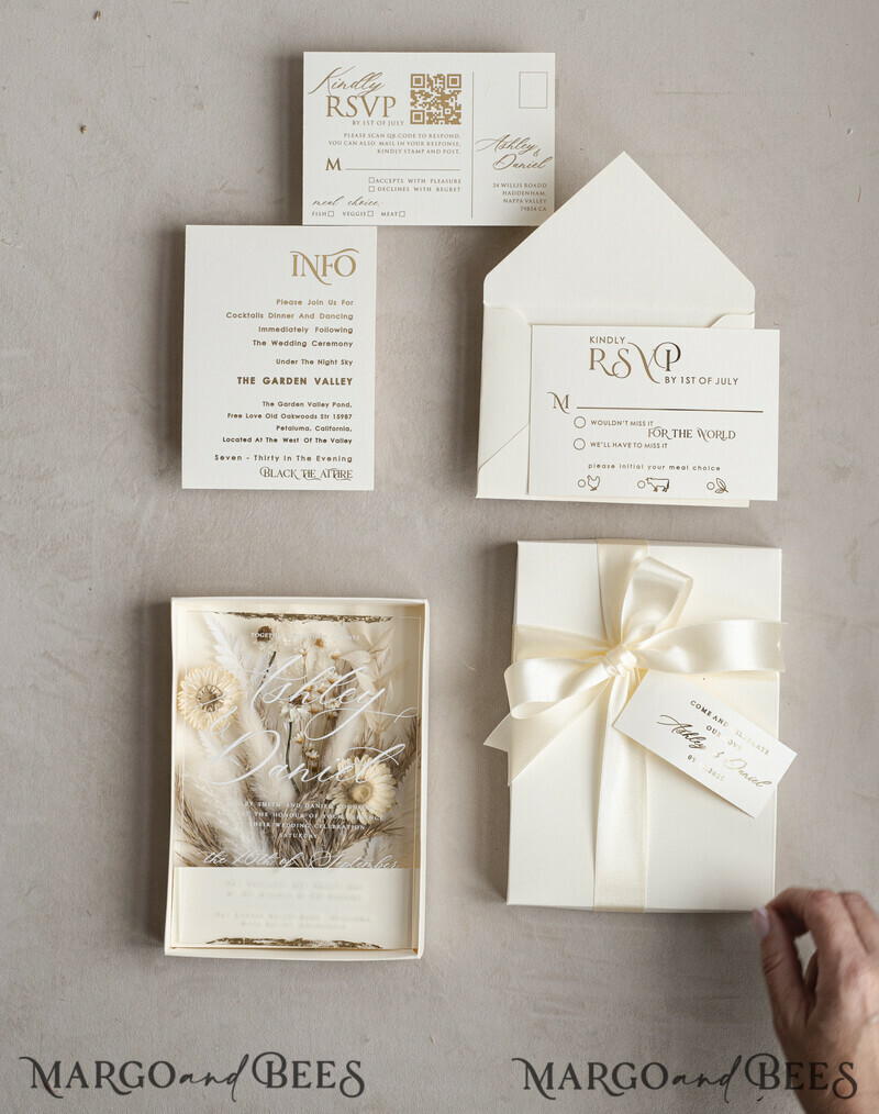 Natural Dried Flowers Wedding Invitations in velvet box, Plexi Glamour Boxed Wedding Invitation Suite Luxury, Romantic Velvet Wedding Cards, Bespoke Golden Invites-7