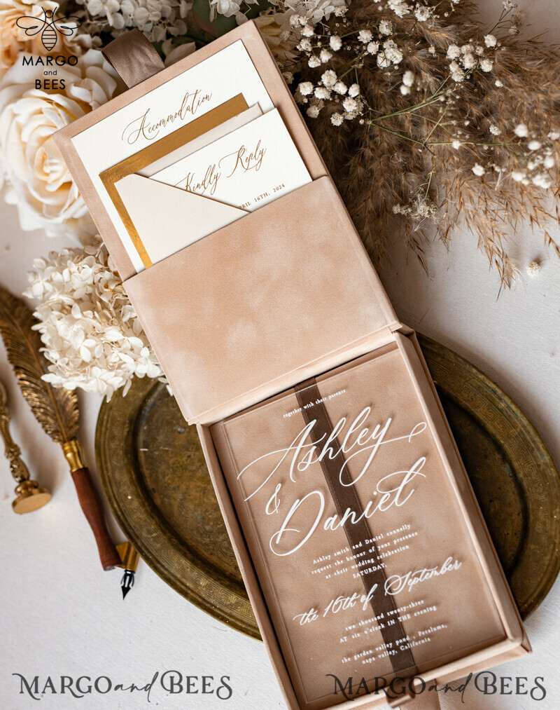 Exquisite Luxury Gold Foil Wedding Invitations: A Velvet Box Revelation-15