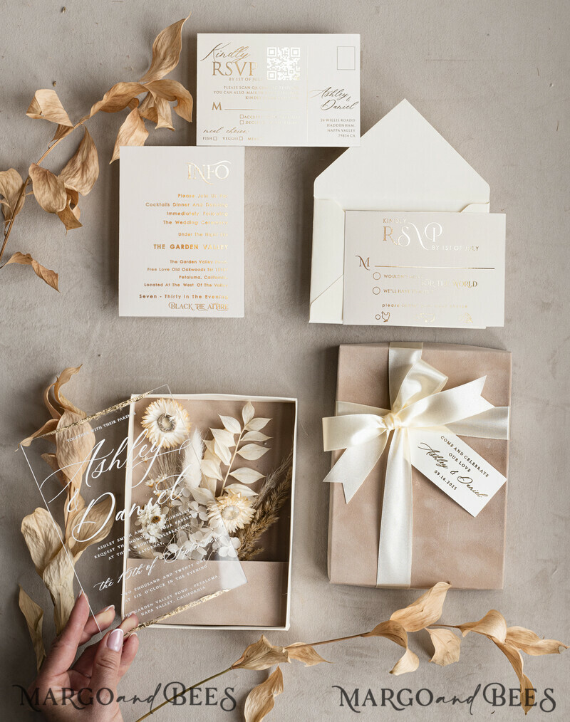 Natural Dried Flowers Wedding Invitations in velvet box, Plexi Glamour Boxed Wedding Invitation Suite Luxury, Romantic Velvet Wedding Cards, Bespoke Golden Invites-0