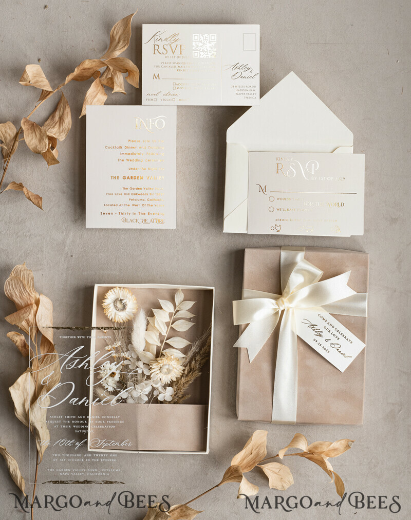Natural Dried Flowers Wedding Invitations in velvet box, Plexi Glamour Boxed Wedding Invitation Suite Luxury, Romantic Velvet Wedding Cards, Bespoke Golden Invites-6