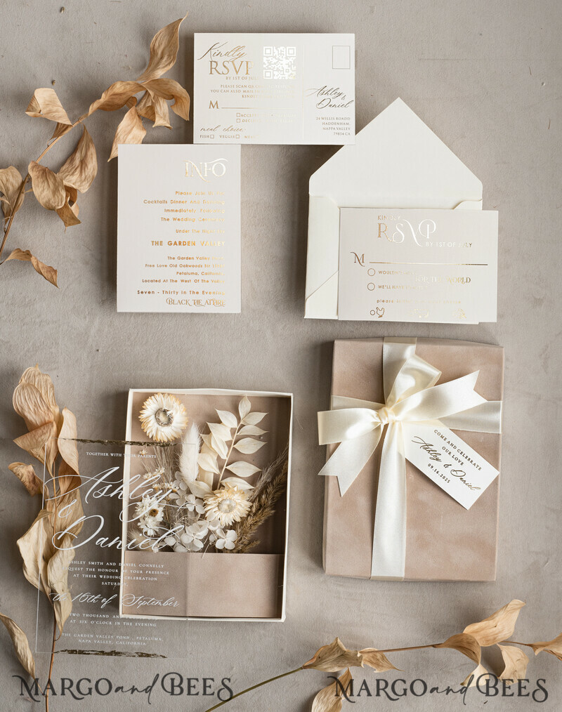 Natural Dried Flowers Wedding Invitations in velvet box, Plexi Glamour Boxed Wedding Invitation Suite Luxury, Romantic Velvet Wedding Cards, Bespoke Golden Invites-8