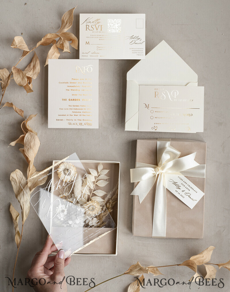 Natural Dried Flowers Wedding Invitations in velvet box, Plexi Glamour Boxed Wedding Invitation Suite Luxury, Romantic Velvet Wedding Cards, Bespoke Golden Invites-11