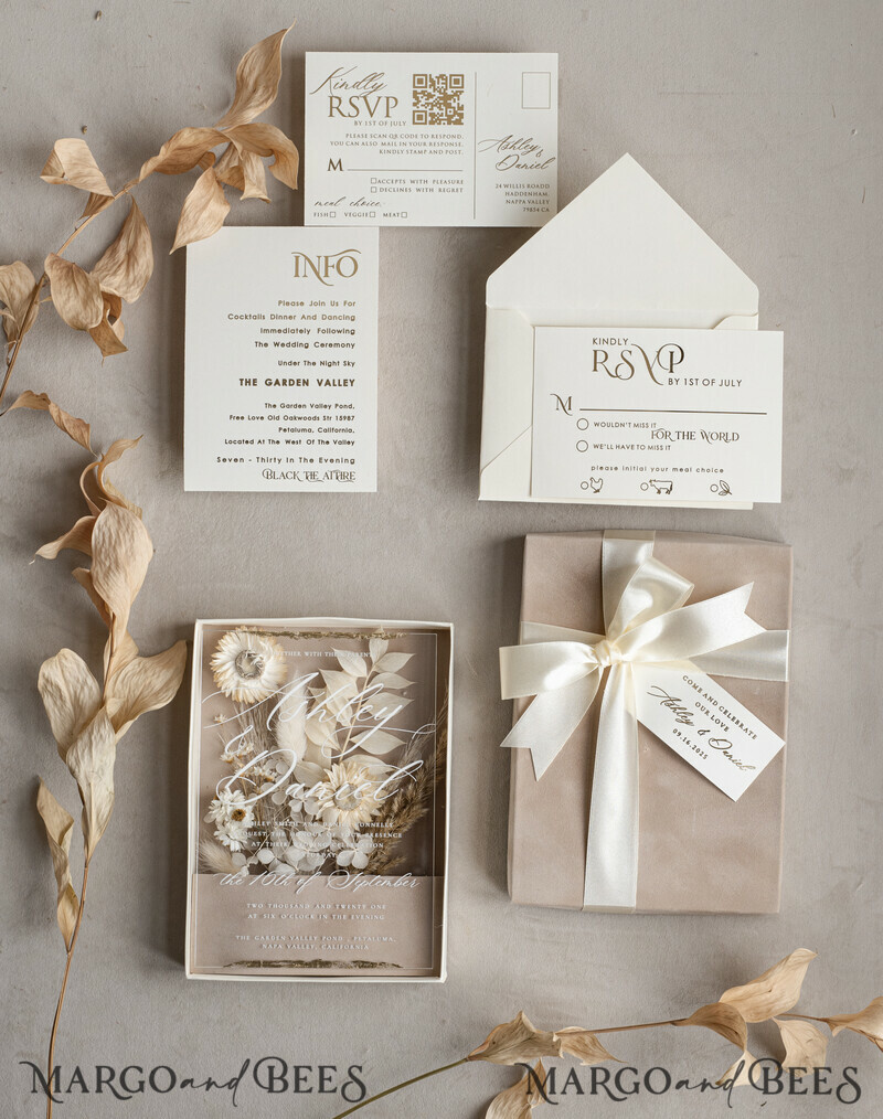 Natural Dried Flowers Wedding Invitations in velvet box, Plexi Glamour Boxed Wedding Invitation Suite Luxury, Romantic Velvet Wedding Cards, Bespoke Golden Invites-13