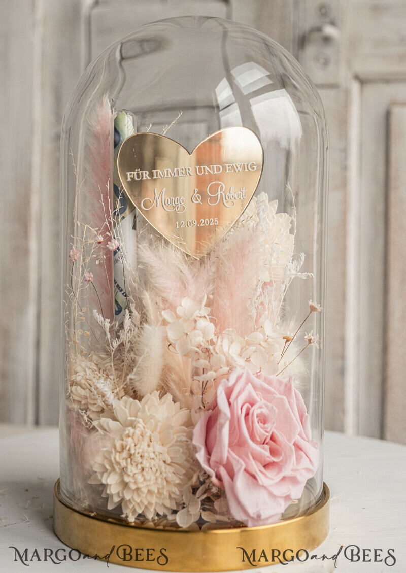 Glasglocke mit getrockneten Blumen. Das perfekte Geschenk für die Eltern am Hochzeitstag.-0