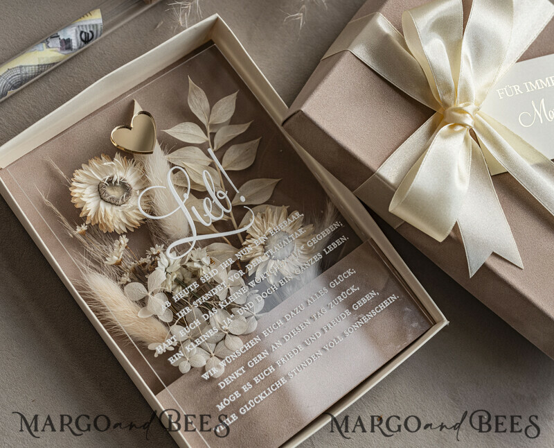 Die Geldkassette. Personalisiertes Hochzeitsgeschenk mit einem Strauß getrockneter Blumen. Ein Geschenk für das junge Paar als Erinnerung. Erinnerungsbox als Geschenk.-13