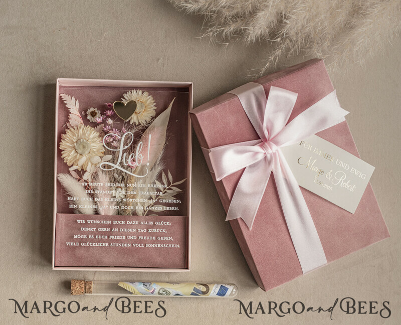 Geschenkschachtel für Geld Hochzeitsandenken mit Blumen in Glas. Personalisiertes Hochzeitsgeschenk mit einem Strauß getrockneter Blumen.-15