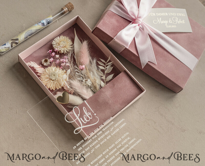 Geschenkschachtel für Geld Hochzeitsandenken mit Blumen in Glas. Personalisiertes Hochzeitsgeschenk mit einem Strauß getrockneter Blumen.-21