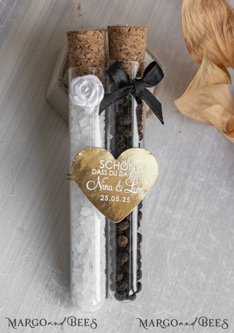 GastgeschenkeHochzeit wir gehoren zusammen wie Salz Pfeffer Gastgeschenk Pfeffer & Salz für Eure Hochzeitsgäste , Gastgeschenk Hochzeit Brautpaar Pfeffer & Salz mit Name-4