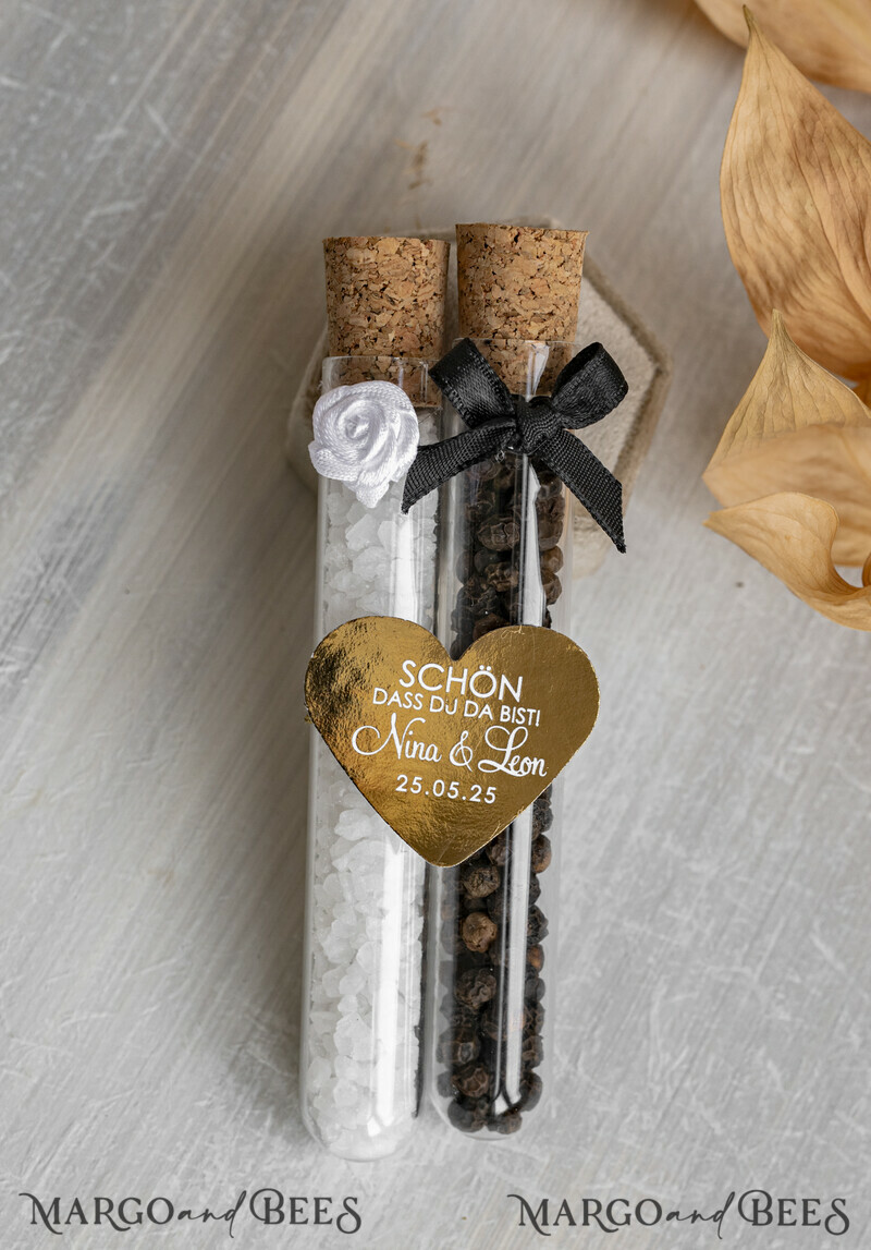 GastgeschenkeHochzeit wir gehoren zusammen wie Salz Pfeffer Gastgeschenk Pfeffer & Salz für Eure Hochzeitsgäste , Gastgeschenk Hochzeit Brautpaar Pfeffer & Salz mit Name-8