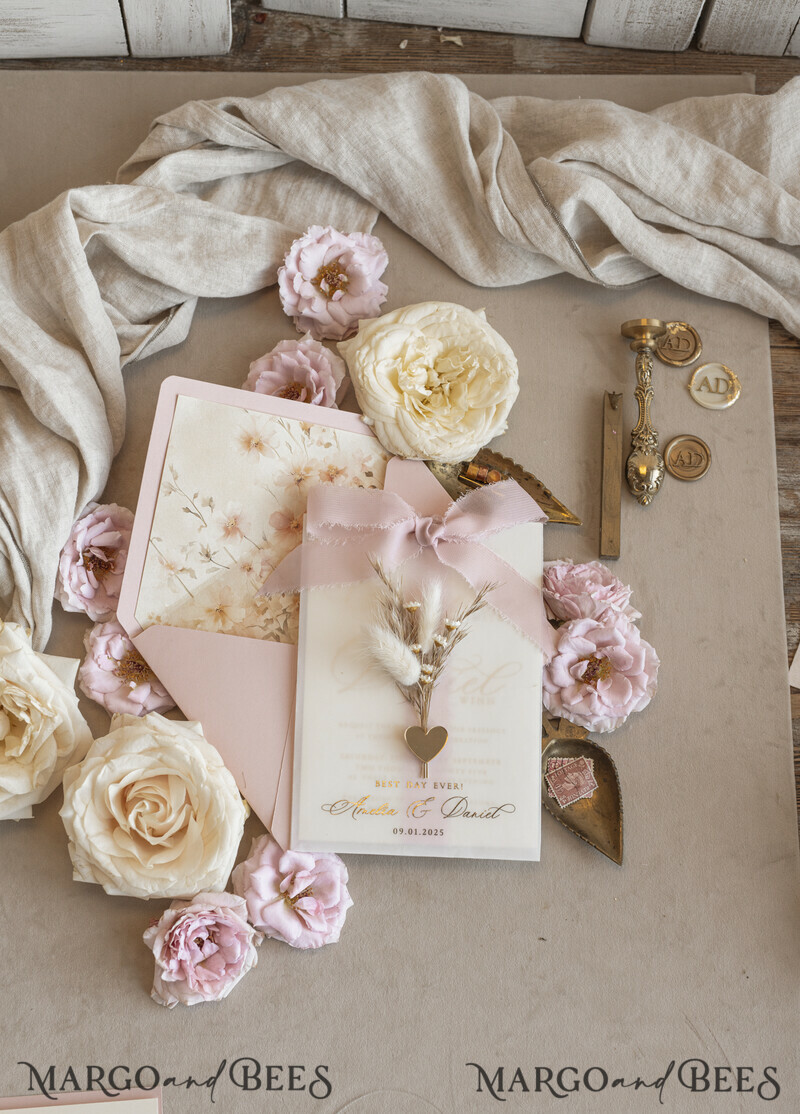 Whimsical Blush Gold Wedding Invitation with vellum etui natural dierd flowers pampass gras, Garden Elegant Floral Wedding Invitation with mirror gold heart-19