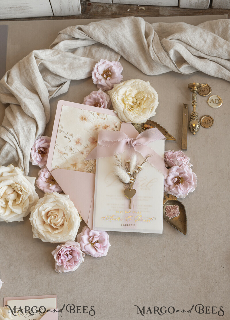 Whimsical Blush Gold Wedding Invitation with vellum etui natural dierd flowers pampass gras, Garden Elegant Floral Wedding Invitation with mirror gold heart-20