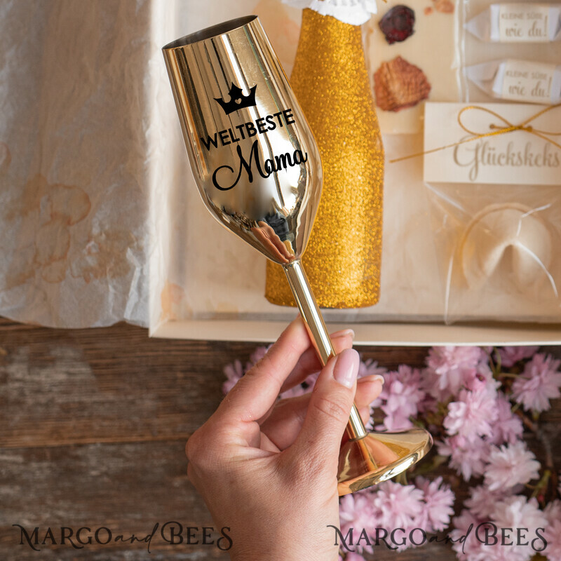 Geschenkidee zum Muttertag – Geschenkset für Mama mit Champagnerglas, alkoholfreiem Sekt & Karte-1