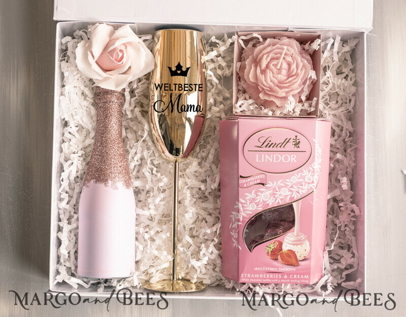 Edles Muttertagsgeschenk: Geschenkbox mit Lindor Pralinen, glitzerndem Sekt, Rosenkerze & Champagnerglas – liebevolle Überraschung für Mama-2