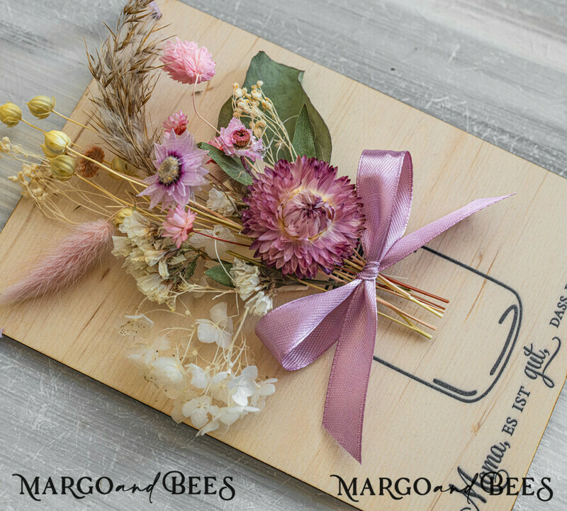 Persönliches Muttertagsgeschenk: Holzkarte mit Widmung & Trockenblumen in eleganter Geschenkbox-1